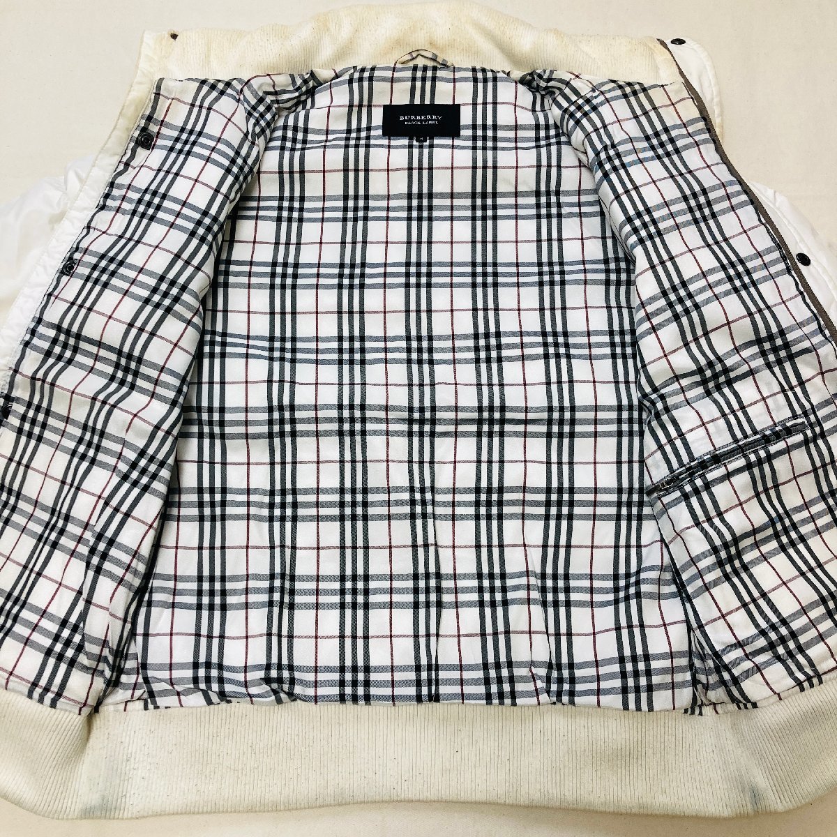 BURBERRY BLACK LABEL ホワイトグース ダウン ジャケット ロゴ刺繍 