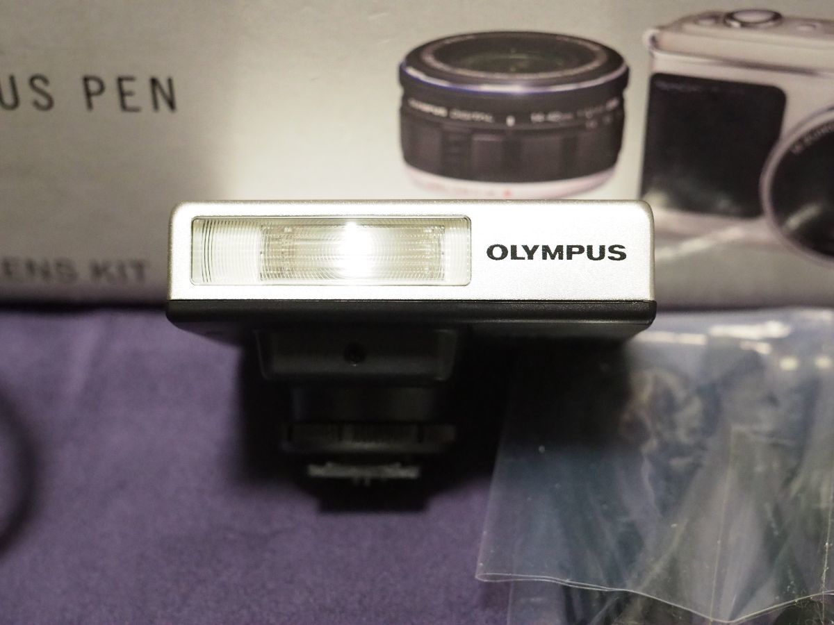 オリンパス E-P1 2レンズキット + 17mm F2.8専用ファインダー 元箱