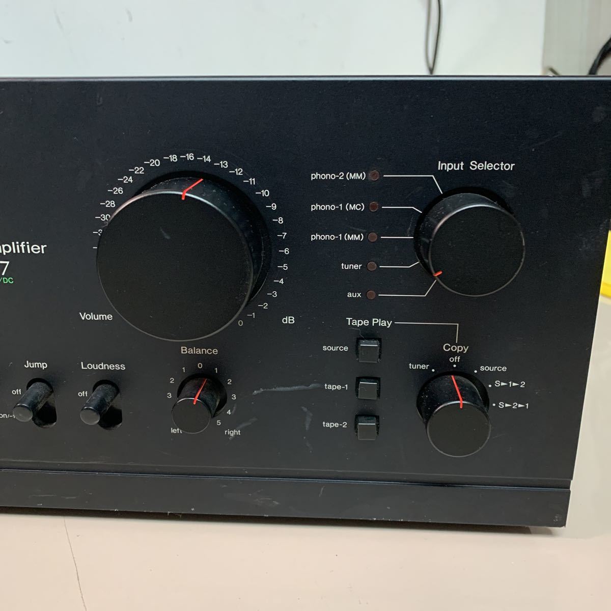 40年位前の SANSUI サンスイ プリメインアンプ AU-X11 です
