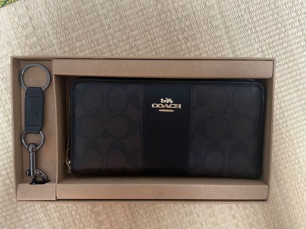  コーチ COACH 長財布 メンズ PVC ブラック F52859 小銭入れあり キーホルダー付き(長財布（小銭入れあり）)｜売買されたオークション情報、yahooの商品情報をアーカイブ公開 - オークファン 長財布（小銭入れあり）