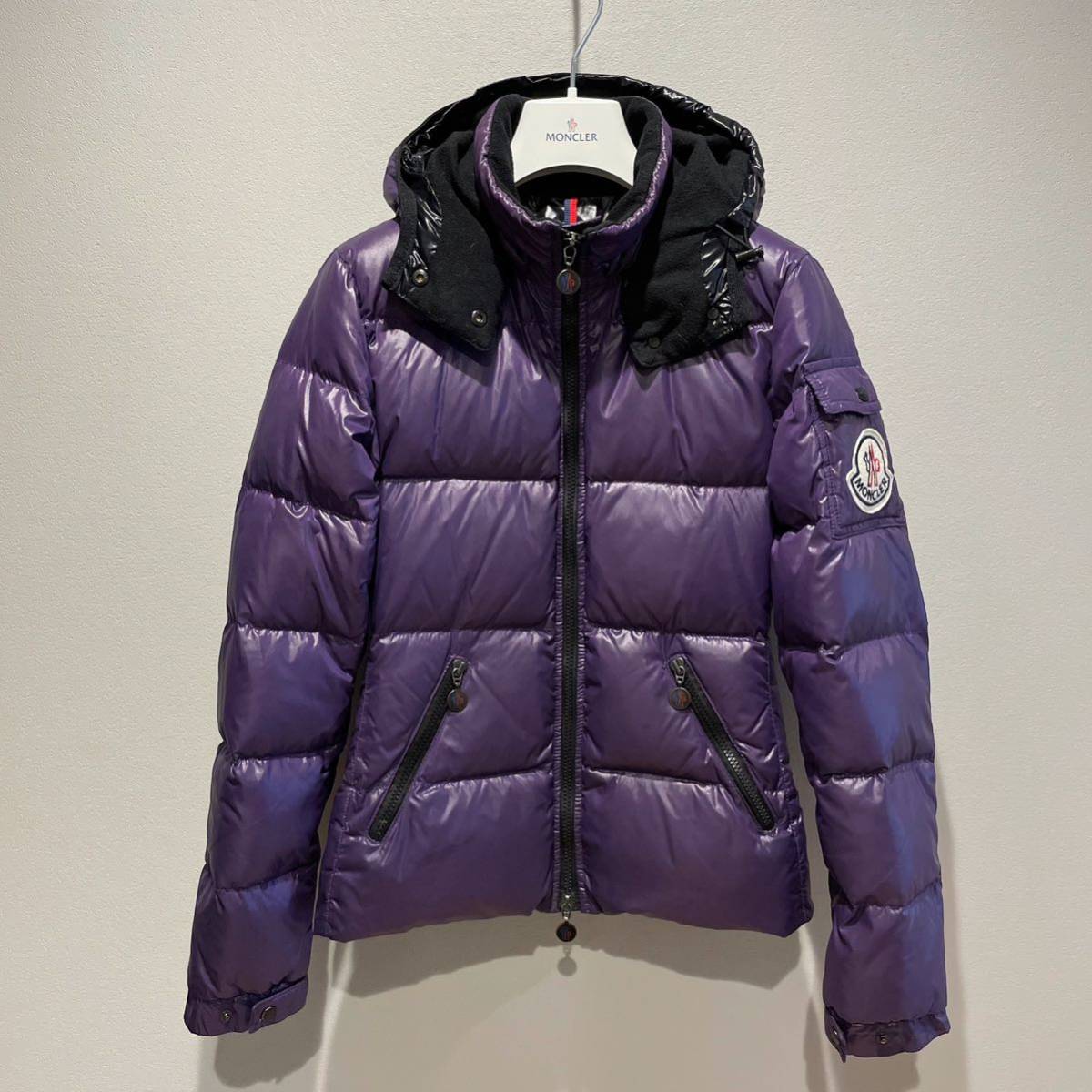 人気SALE，大人気 MONCLER モンクレール CHALAIN ダウンポンチョ