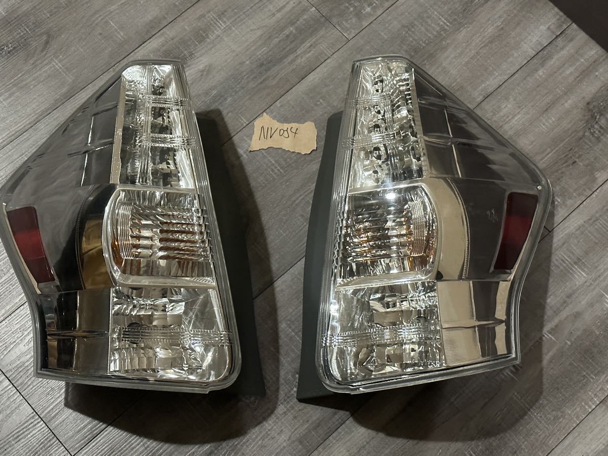 北米トヨタ プリウスV テールランプセット USDM 管理NV054 US TOYOTA 