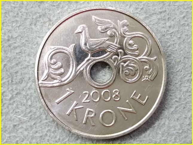 ノルウェー王国 1クローネ硬貨/2008年】 NORGE 1KR/1 KRONE/穴あき 