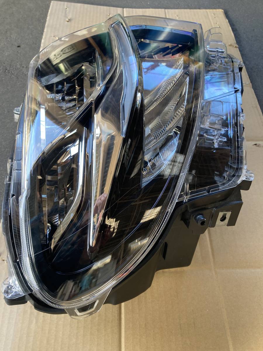 タントファンクロス 右 ヘッドライト 美品 LA650S ダイハツ タント