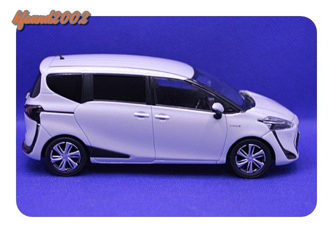 トヨタ シエンタ Sienta 非売品 カラーサンプル ミニカー 1/30 (乗用車