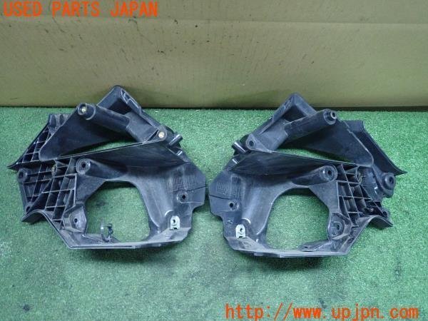 3UPJ=92690501]KTM・RC 390(JYJ42)純正 ヘッドライトステー ホルダー 中古