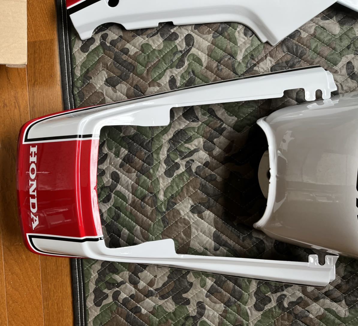 CBX400F 純正外装セット 塗装後未使用 【公式通販】