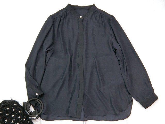 【低価，人気】 23区大きいサイズ44今季最新作バックサテンアムンゼンバイカラーブラウス紺19 030円(シャツ、ブラウス)｜売買されたオークション情報、yahooの商品情報をアーカイブ公開 - オークファン 女性用
