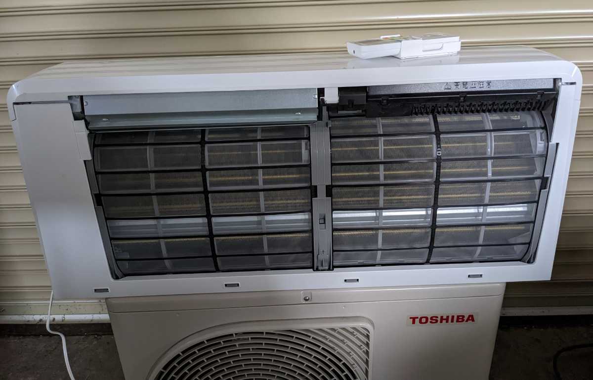 東芝 ルームエアコン RAS-H221AR 2022年製 6畳用 札幌市発 らくらく 