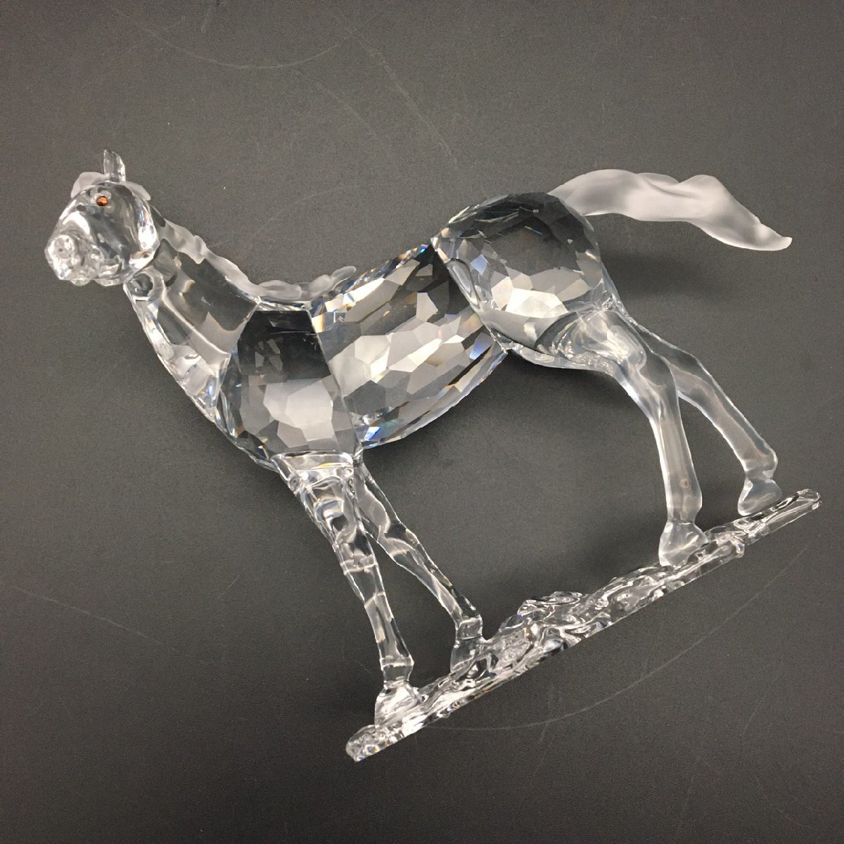FG1110-86-3 Swarovski スワロフスキー ウマ 馬 ホース アニマル 置物 