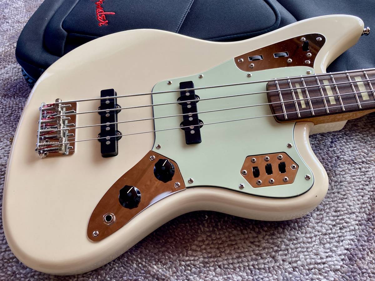 Fender JAPAN JAB-EQ（ジャガー・ベース）ヴィンテージ・ホワイト 