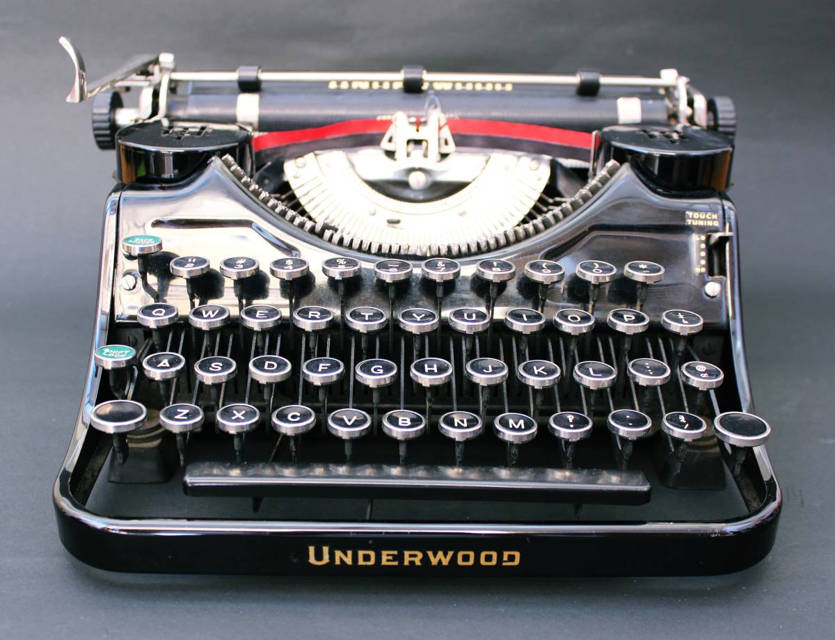 美品】 UNDERWOOD UNIVERSAL PORTABLE 【新品リボン付】 アンダー 