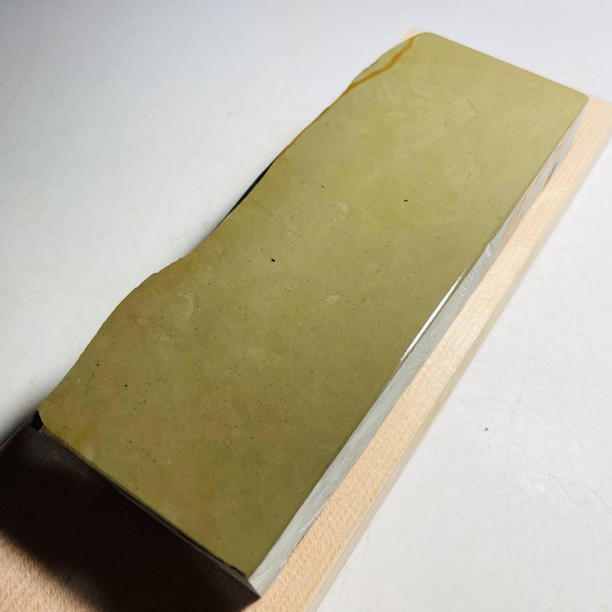 天然砥石 若狭 戸前系 860g 仕上げ砥石 ／ 鉋鑿大工道具鋸剃刀包丁