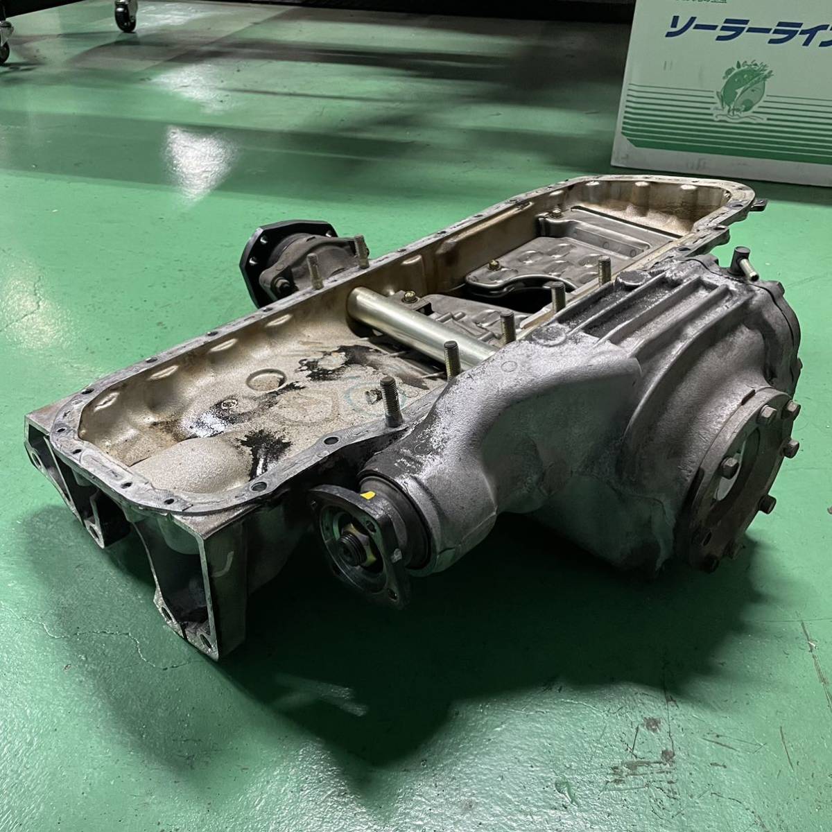 日産E30 エンジン本体L6-20 希少
