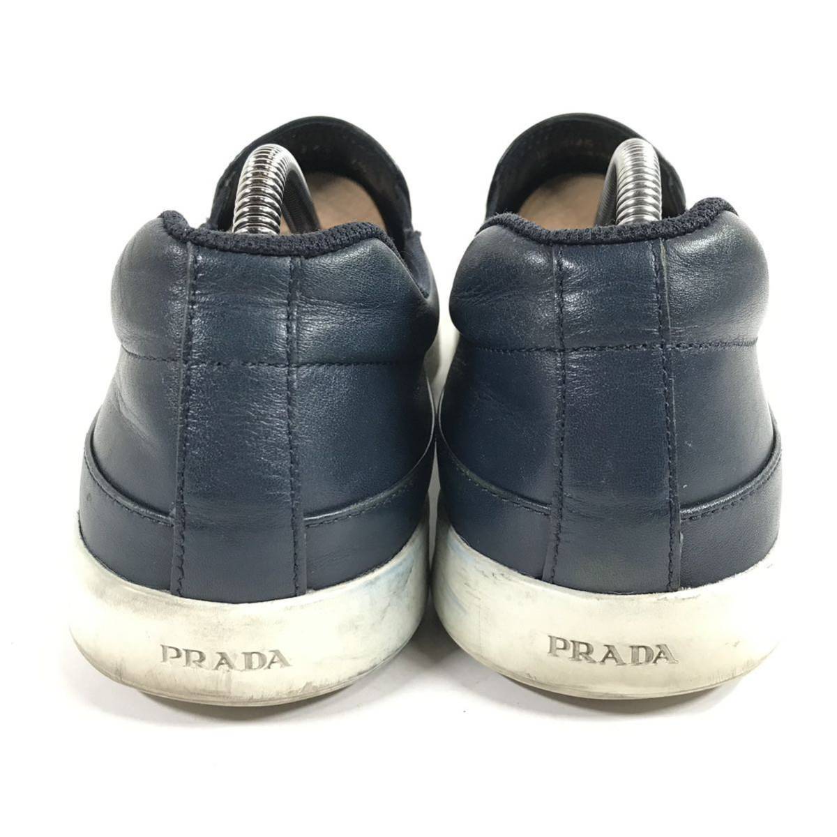 プラダ】本物 PRADA 靴 26.5cm 紺 ロゴ金具 スリッポン カジュアル 