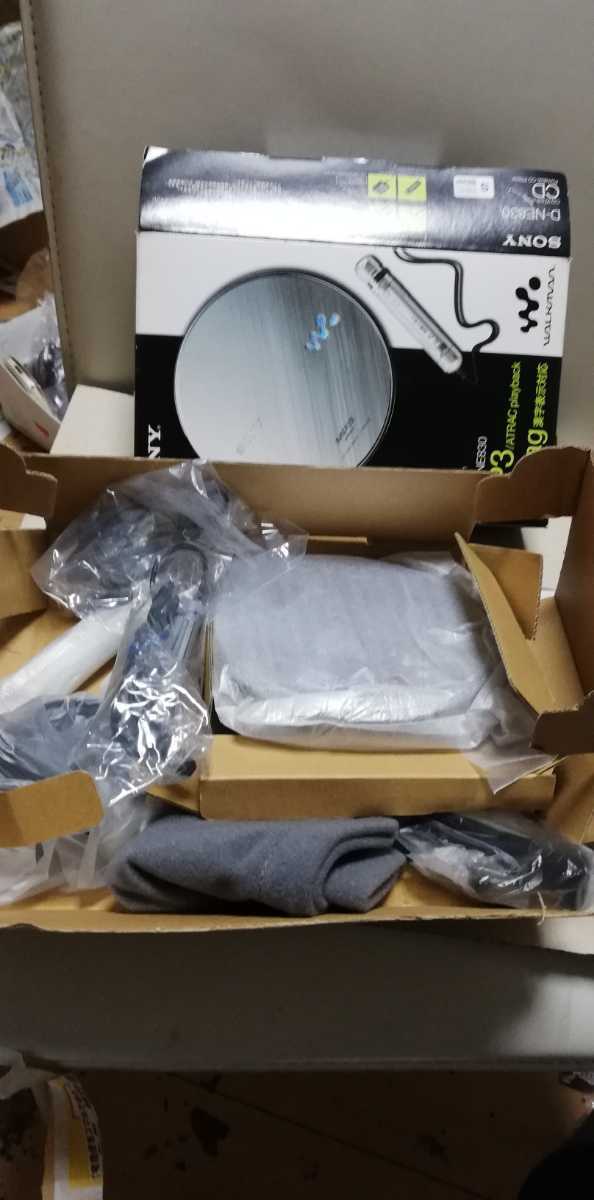 ソニー CDウォークマン D-NE 830 新品未使用 SONY D-NE830 CD ほぼ未使用