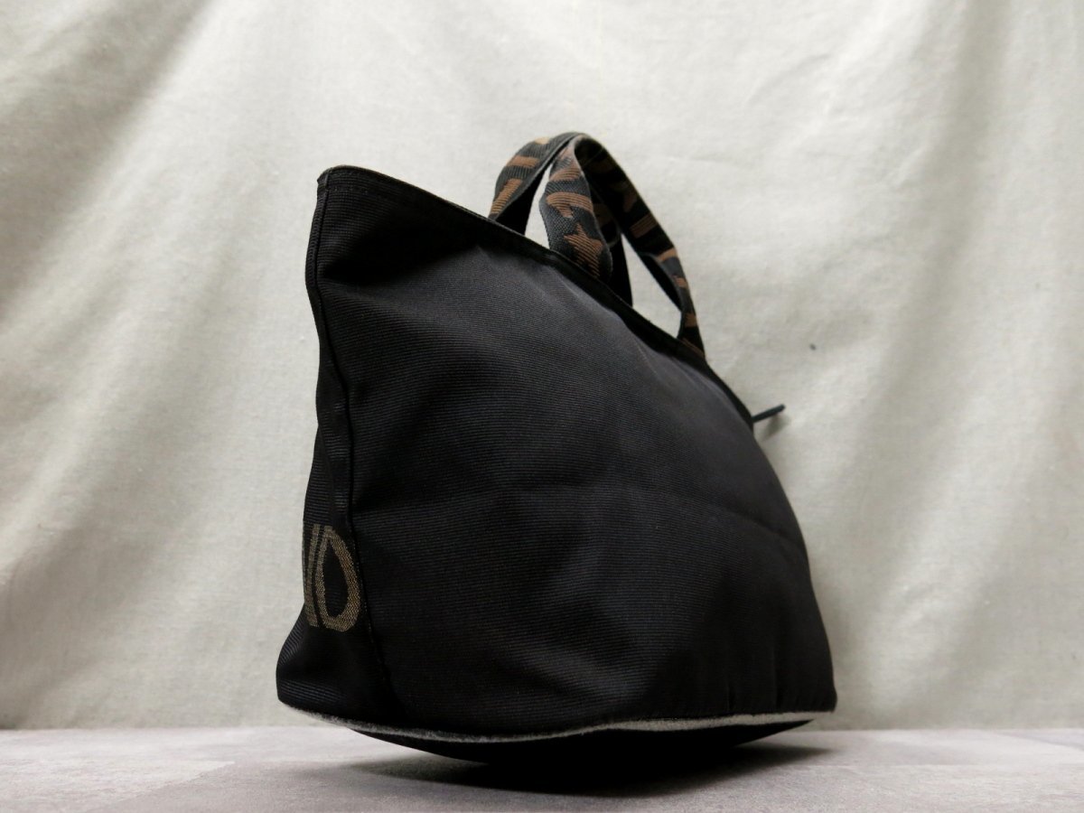 FENDI - FENDI フェンディROMA 1925 ズッカ柄 折り畳み トート