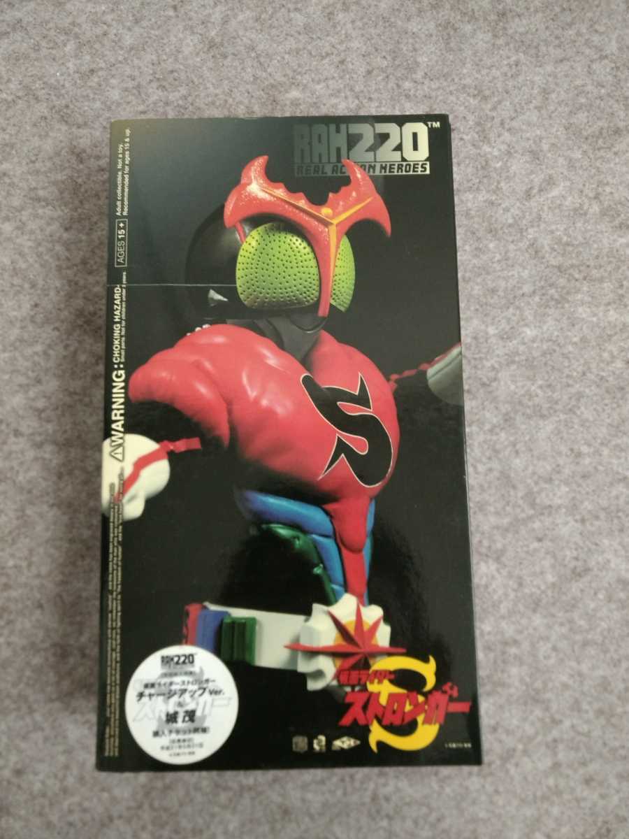 RAH 220 仮面ライダーストロンガー、城茂 城茂 仮面ライダーストロンガー RAH220 ストロンガー荒木茂 城茂&frasl;仮面ライダー 仮面ライダーストロンガーRAH-762:4530956107622｜メディコム