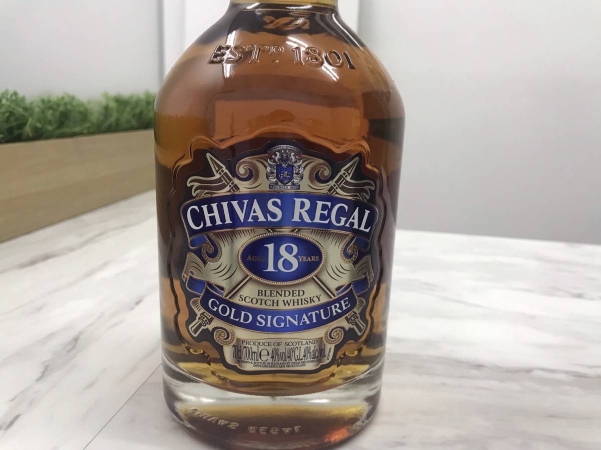 シーバスリーガル ゴールドシグネチャー 18年 40度 750ml 700ml CHIVAS 