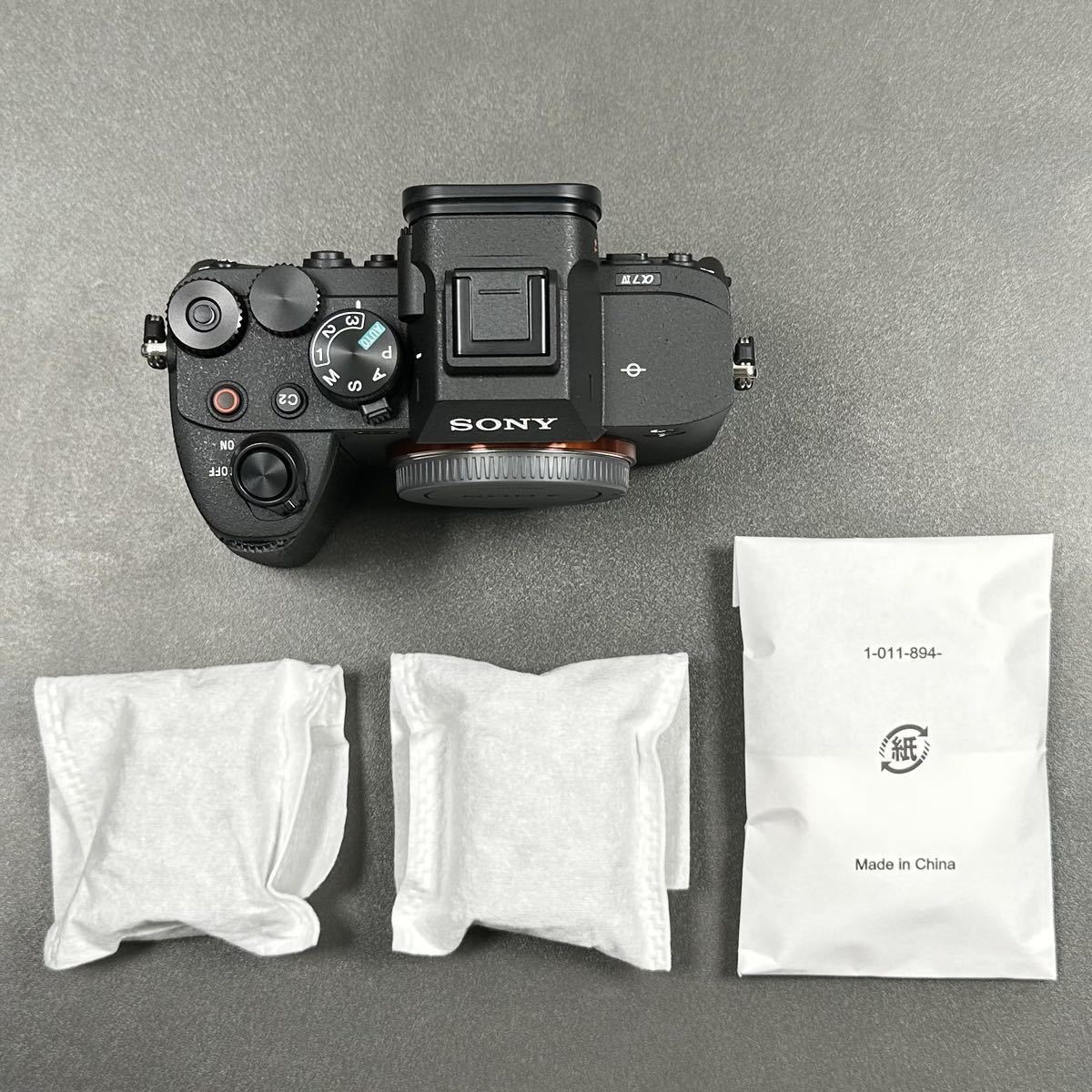 新品】SONY α7IV ボディ ILCE-7M4 デジタルカメラ ミラーレス一眼 
