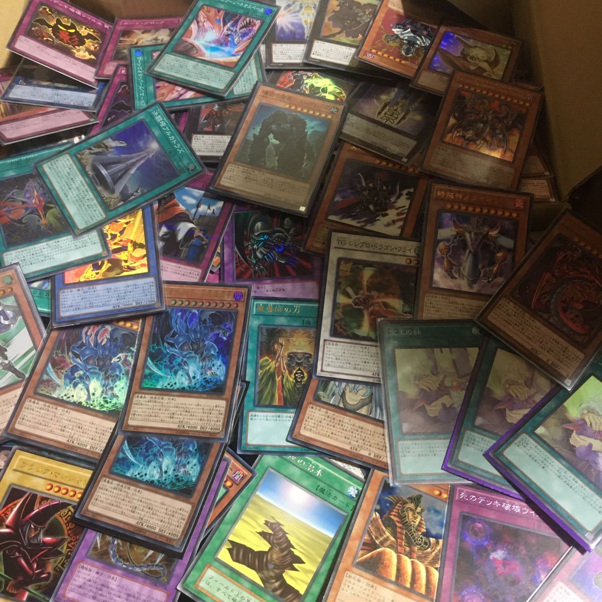 遊戯王 段ボール4箱分 引退 まとめ売り 人気カード多数 売り切り 画像 