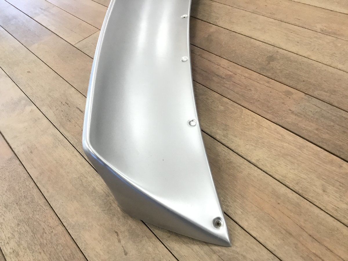 日産 フェアレディZ Z33 社外 メーカー不明 トランク スポイラー シルバー カラーNO:KY0　　　　　　　　　　　　　2203117　2I3-4　生 フェアレディZ 日産 Z33