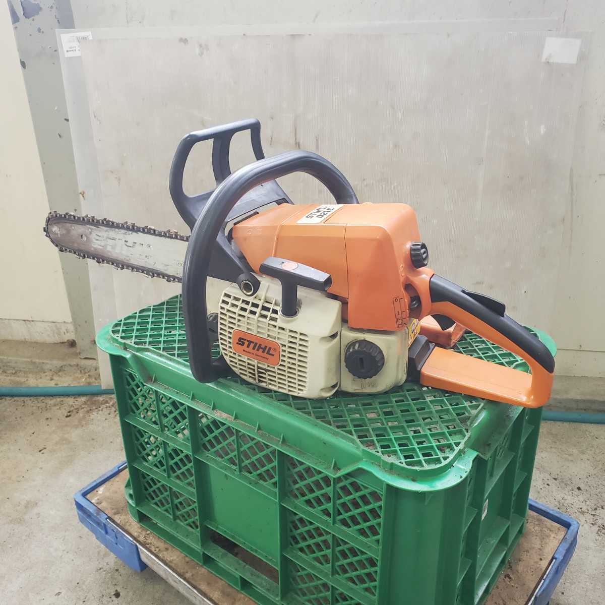  12p071 スチール エンジンチェンソー 021C STIHL スチールチェンソー エンジンかかるけどジャンク(チェーンソー)｜売買されたオークション情報、yahooの商品情報をアーカイブ公開 - オークファン 木工用