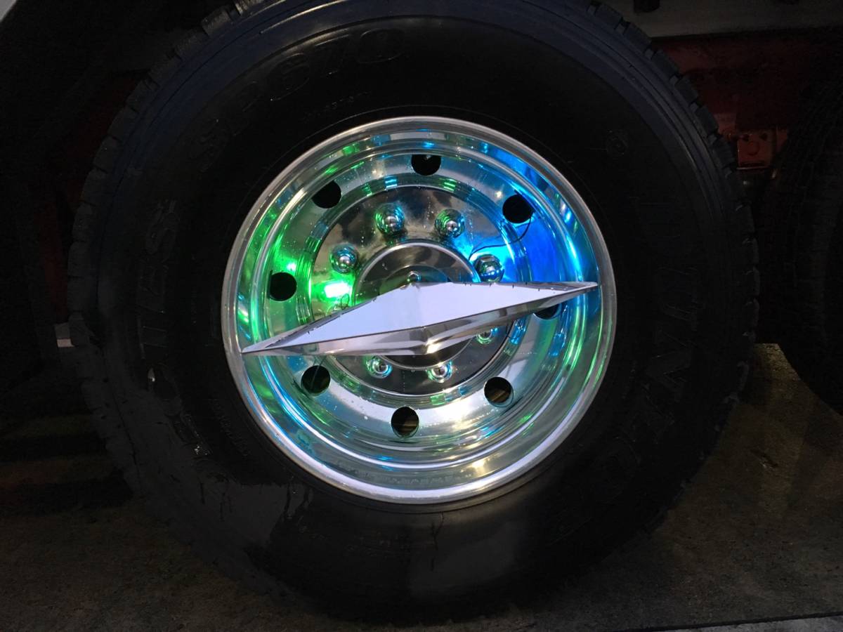 19.5インチ 鏡面ステンレス製 大型車用 ホイール スピンナー 一文字 