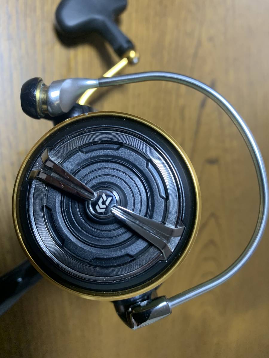 フィッシング DAIWA LEGALIS LT 4000D-CXH レガリス スピニングリール