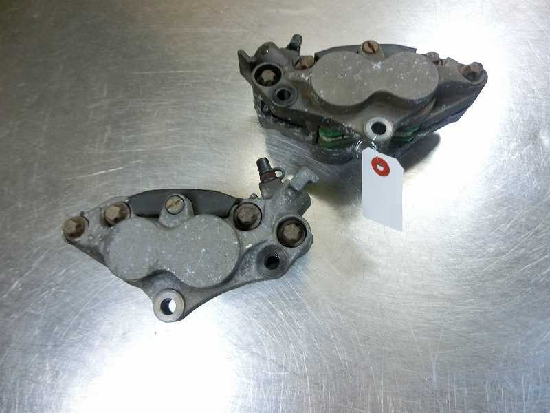 NSR250 MC18 MC21 フロントブレーキキャリパー左右 NSR250R MC18 MC21