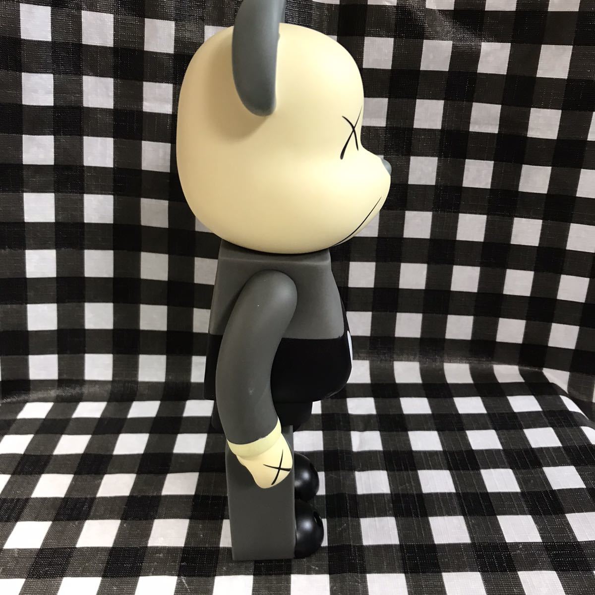 KAWS BE@RBRICK カウズ 初代1st - ベアブリック メルカリ 美品 絶版400