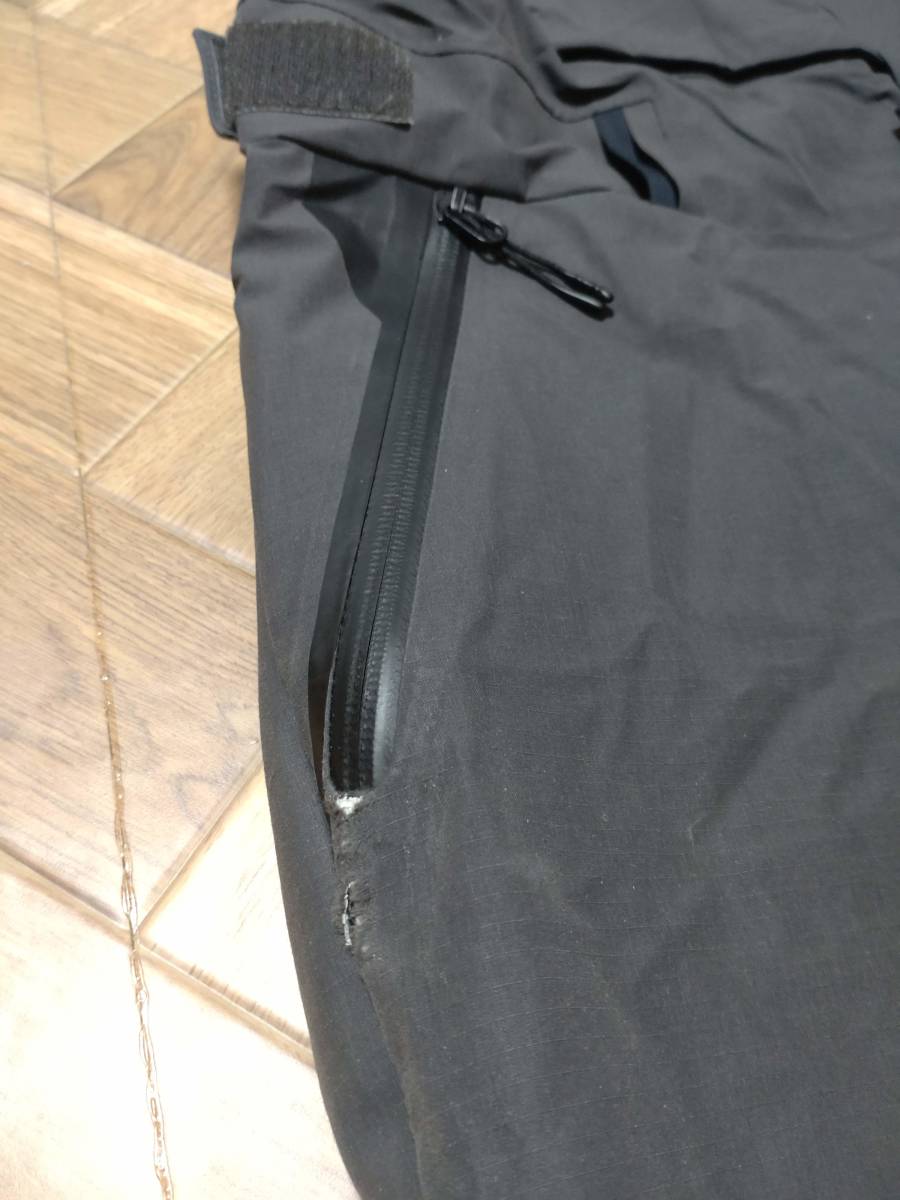 中古品 スノーボード ビブパンツ HOLDEN M's Highland Bib ホールデン