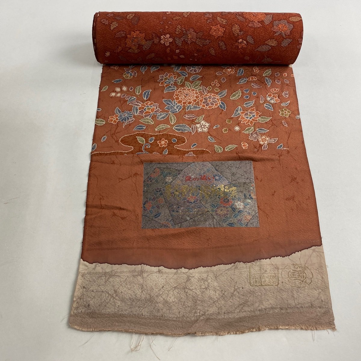 反物 秀品 小紋 唐花更紗纐纈染 草花 縮緬 赤茶 正絹 【中古】 正絹 反物