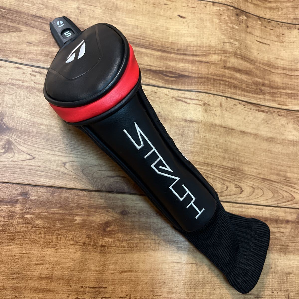 追跡送料込み！テーラーメイドTaylorMade　STEALTHステルス　純正ヘッドカバー ユーティリティ用 UT 番手札変更可能