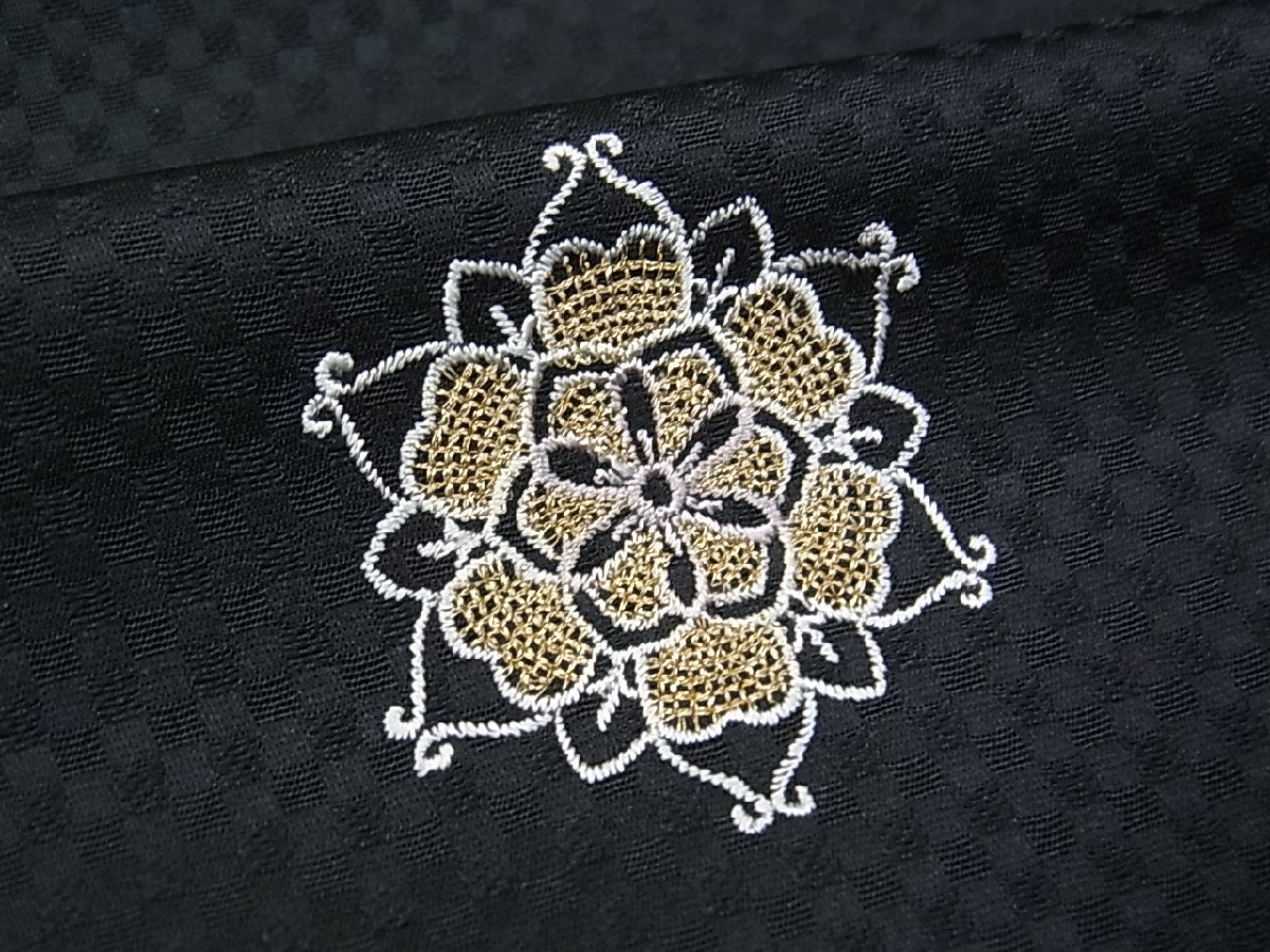 平和屋着物□極上 小紋 総刺繍 宝相華 市松地紋 黒地 金銀糸 逸品 