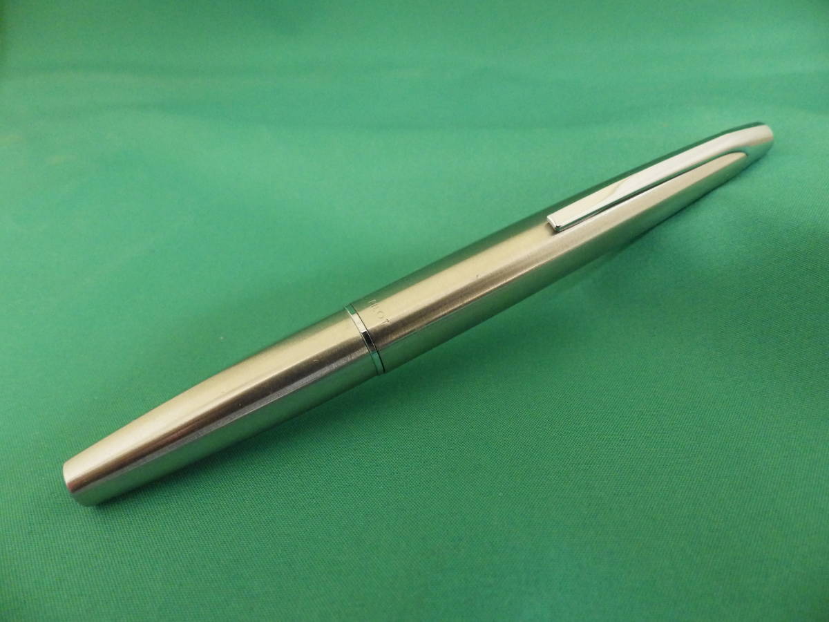 【美品】PILOT μ701 1979年製　パイロット　ミュー701　万年筆 PILOT Myu 701 パイロット万年筆 1979年 3月 細字 44年前 旧新品