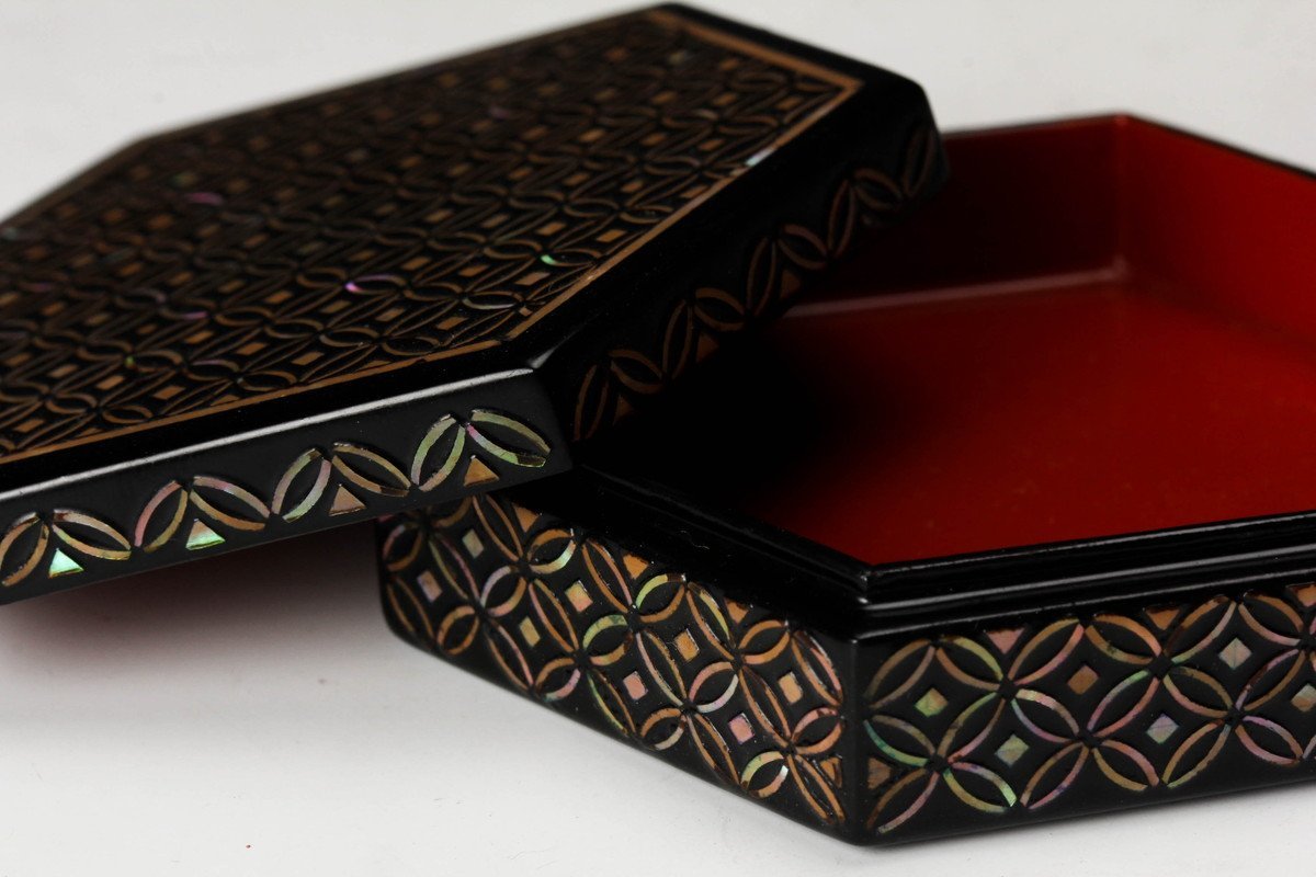 茶道具　加賀山中塗塗師　早見征一作　神代杉二季鳥蒔絵　扇面香合　骨董　美品！！ 茶道具 山中塗 早見征一作 ≪茶道具≫ 新品 未使用 【早見征一】 『白