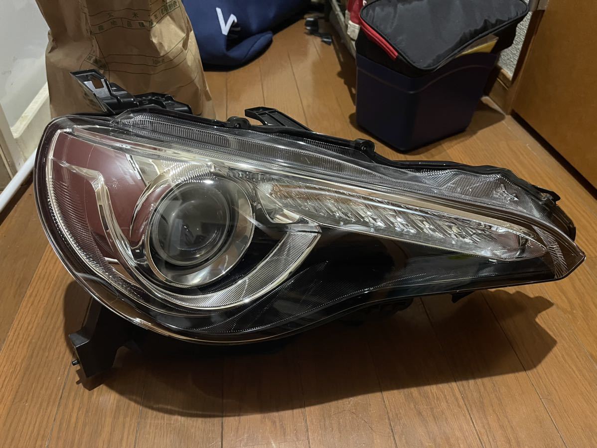 86前期純正ヘッドライト 右 ZN6 純正 前期 ヘッド 0 ZN6トヨタ86