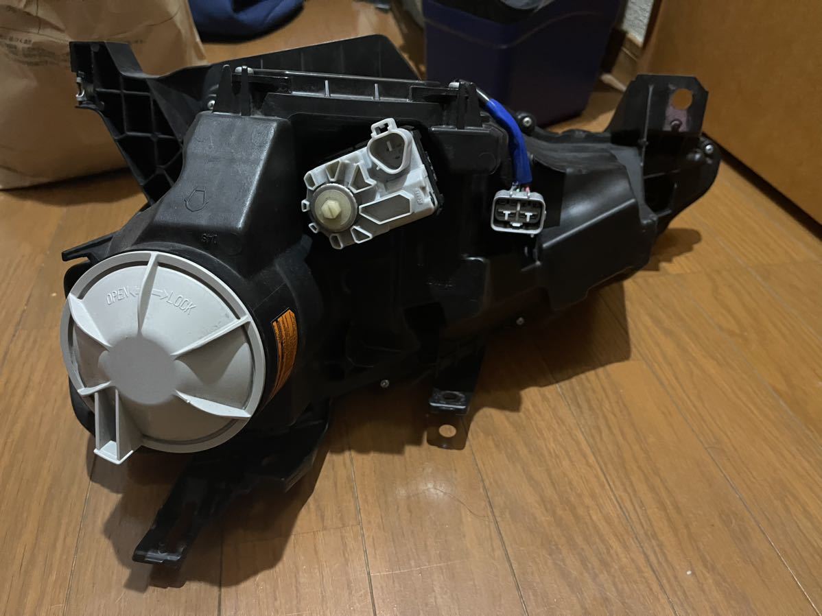 86前期純正ヘッドライト 右 ZN6 純正 前期 ヘッド 0 ZN6トヨタ86