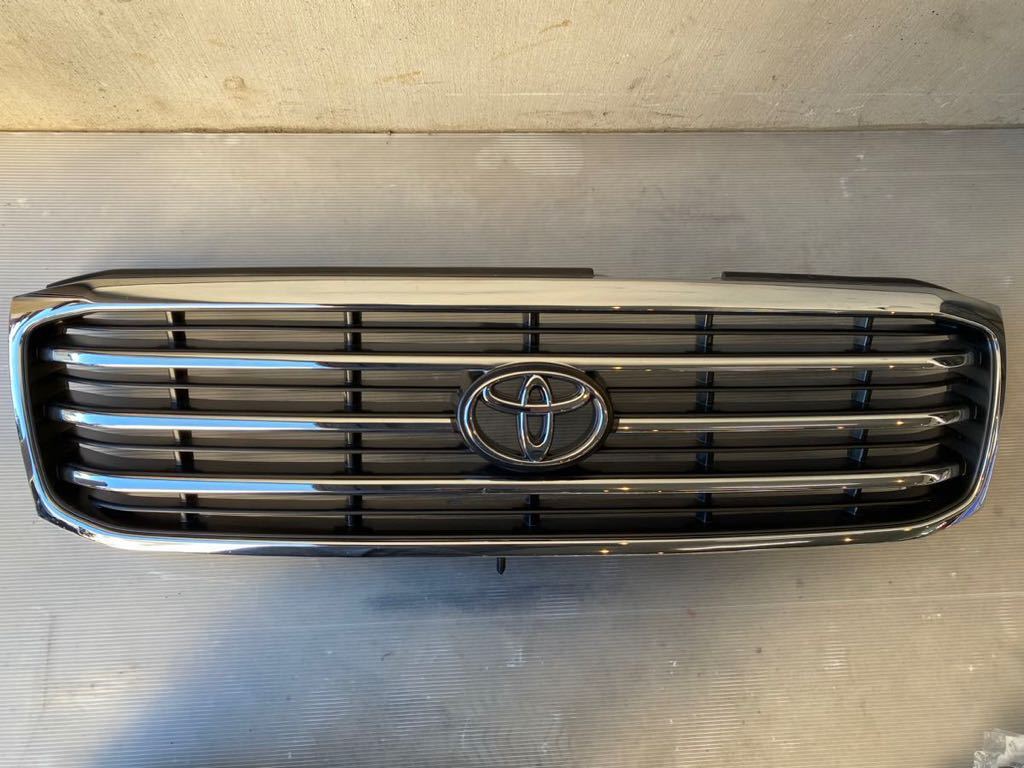 フロントグリル ランドクルーザー 100 前期　希少　オプショングリル