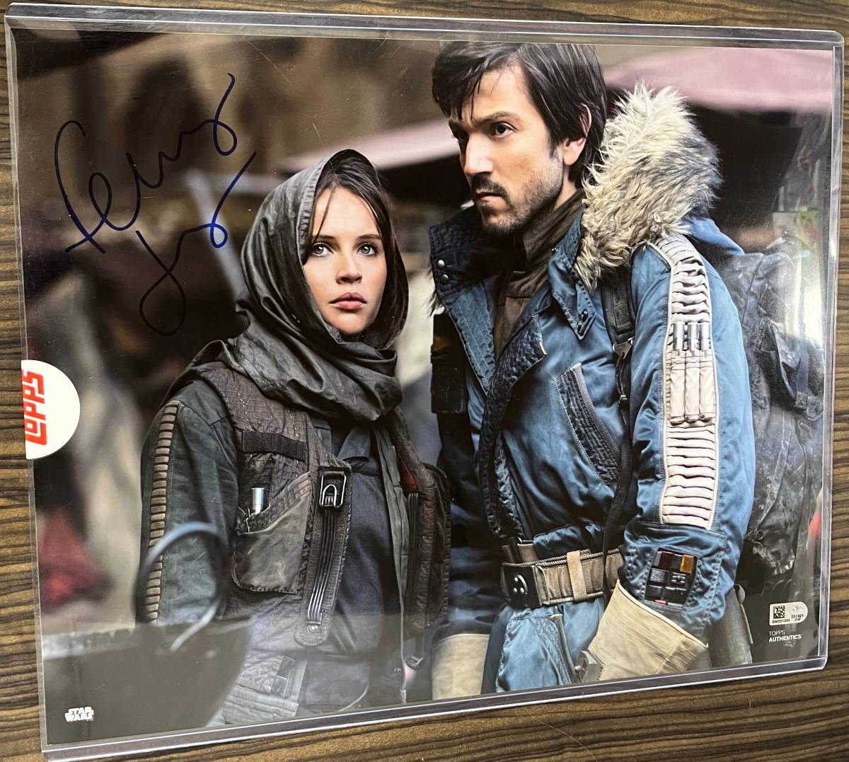 2019 TOPPS Authentic STAR WARS Autographed Photo Felicity Jones