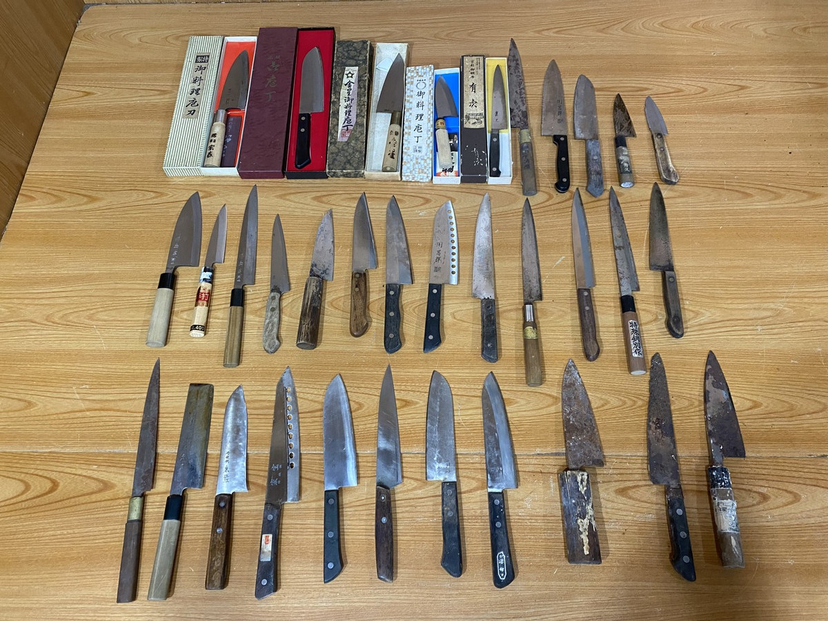 ★a-58　　包丁 和包丁 料理包丁 まとめて　在名あり多数　堺屋和弘 堺一文字光秀 堺 寿翁 など まとめて34本 5.2㎏