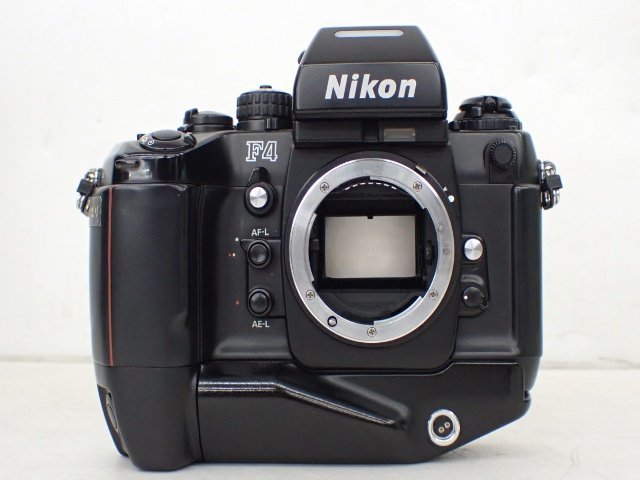 Nikon F100 フィルムカメラ本体と SIGMA 28-70mm Dレンズ Nikon F100 フィルムカメラ本体と SIGMA 28-70mm Dレンズ ☆ Nikon