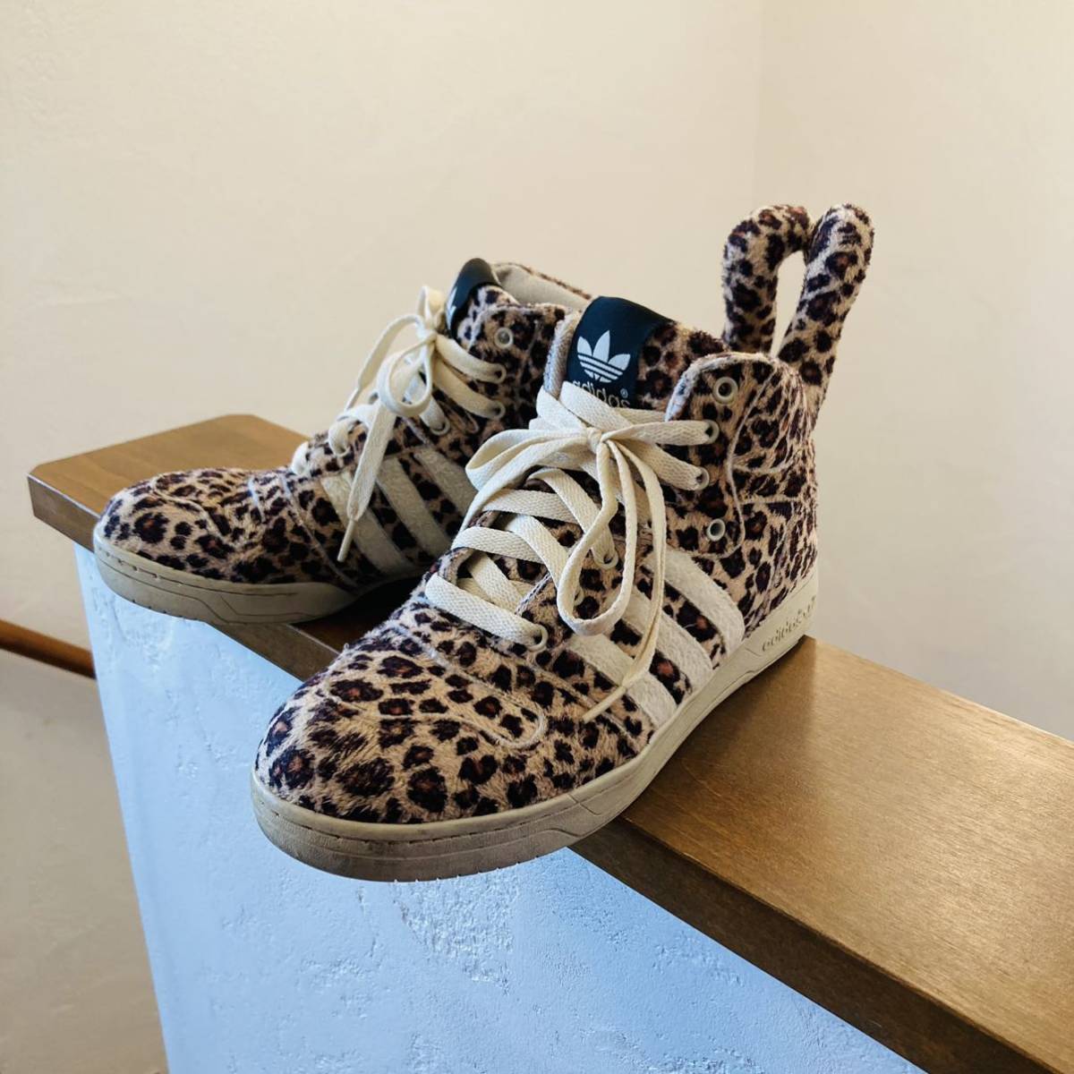 激レア】アディダス オリジナルス × ジェレミー スコット JS 