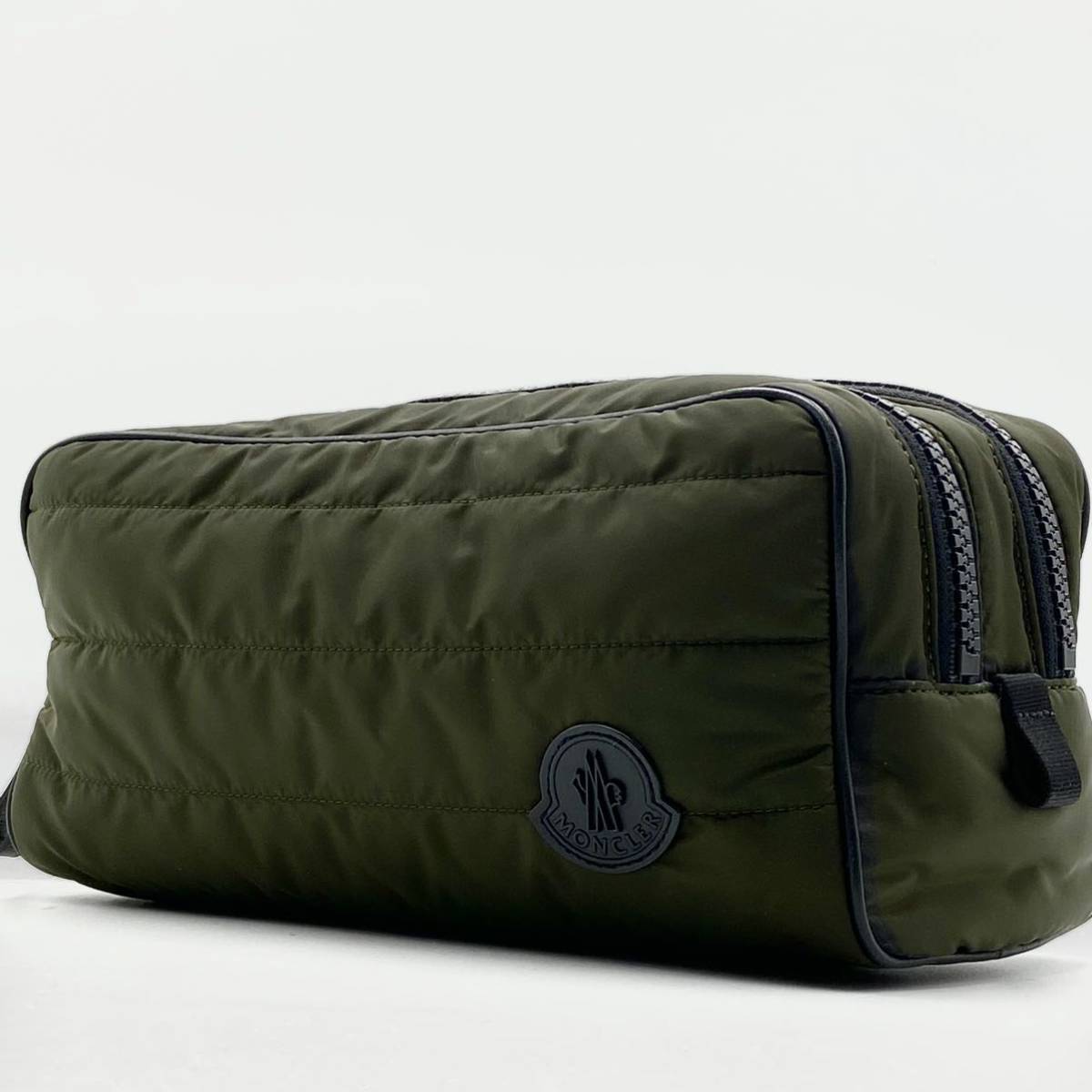 1円【極美品】MONCLER モンクレール セカンドバッグ メンズ ダウン