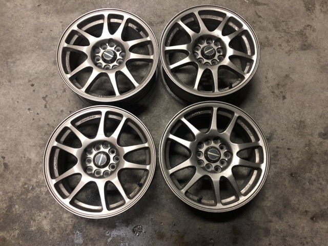 シュナイダー 15インチ 6.5j 5穴マルチ 4本 ZC33Sに履いてました。