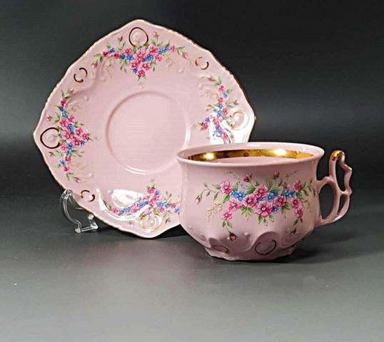 チェコ共和国 H＆C czech republic ピンクの花柄金彩カップ＆四角い