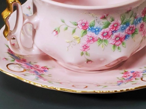 チェコ共和国 H＆C czech republic ピンクの花柄金彩カップ＆四角い