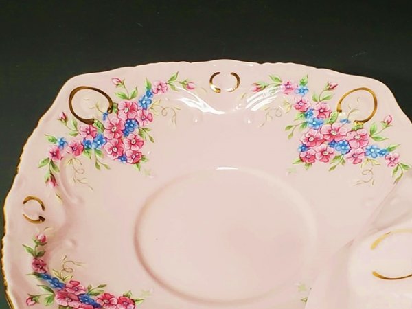 チェコ共和国 H＆C czech republic ピンクの花柄金彩カップ＆四角い