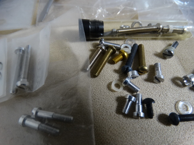 カートリッジ取付用ネジとナット_4